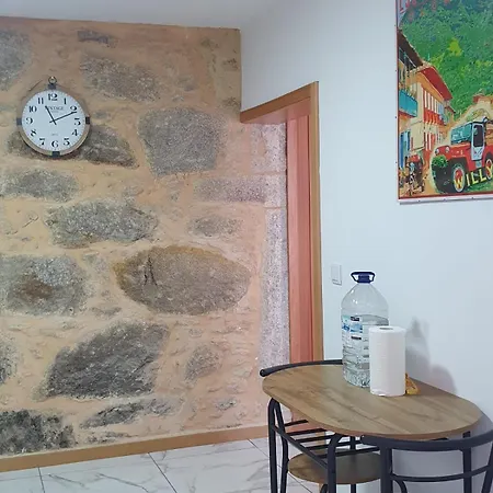 Casasoutelo بيت للعطل